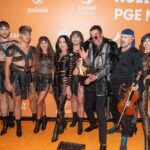 MAGIA I MUZYKA POŁĄCZYŁY SIŁY – JUSTYNA STECZKOWSKA LEWITUJĄCA NA PGE NARODOWYM DZIĘKI MARCINOWI MUSZYŃSKIEMU