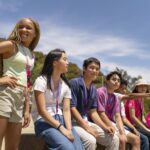 Zimowe wyjazdy językowe do ciepłych krajów – nauka w rytmie słońca