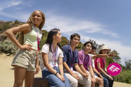 Jesienne kursy językowe w ciepłych zakątkach świata – od safari po australijską wiosnę