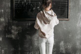 fundacja-rowna-pomoc-w-edukacji-mathwise-uruchamia-ogolnopolski-program-bezplatnego-dostepu-do-kursow-dla-uczniow-zagrozonych-wykluczeniem-edukacyjnym