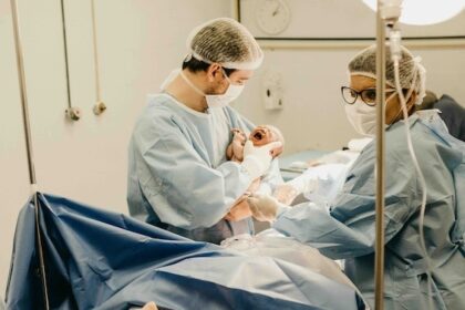 krew-podczas-porodu-ile-tracimy-i-kiedy-to-moze-byc-niebezpieczne