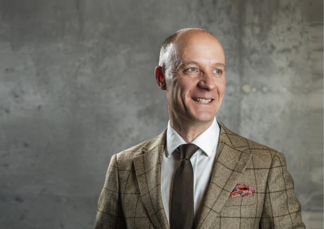 Miasta widma i pękające w szwach metropolie