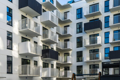 zima-nie-dyktuje-juz-warunkow-jak-prefabrykacja-zmienia-oblicze-nowoczesnego-budownictwa